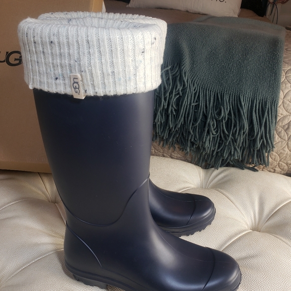 Uggs rainboots - Picture 5 of 6
